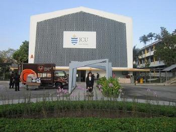 Du-hoc-Singapore--Co-hoi-lay-bang-Dai-hoc-o-Uc--lam-viec-tai-Singapore